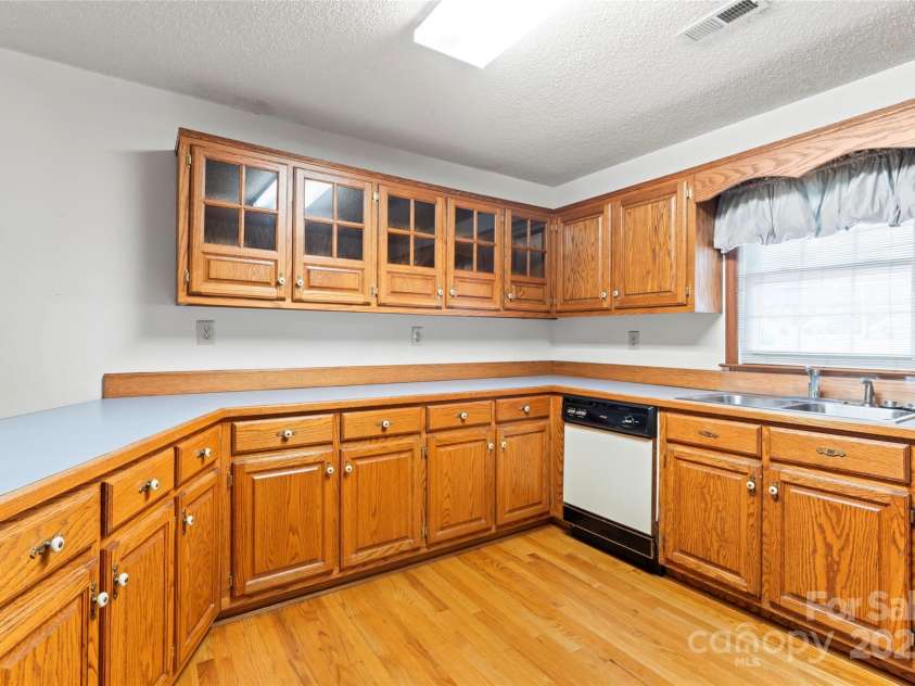 320 Forest Park Drive, Denton, NC 27239.  MLS# CAR4292662, YatesRealty ID 7866. 