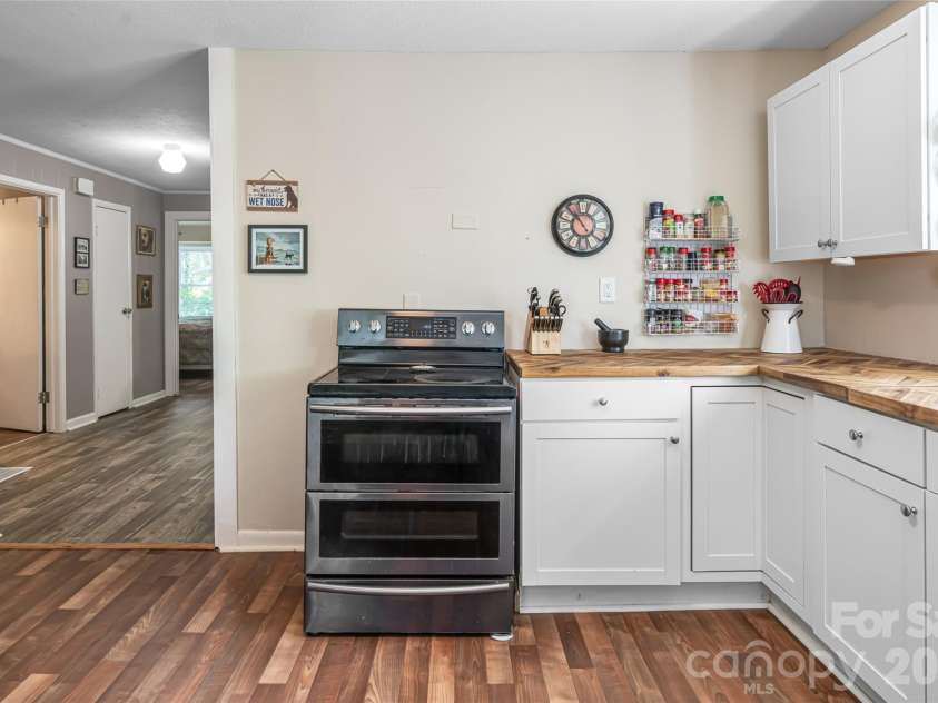 345 Lower Grassy Branch Road, Asheville, NC 28805.  MLS# CAR4364075, YatesRealty ID 7867. Kitchen