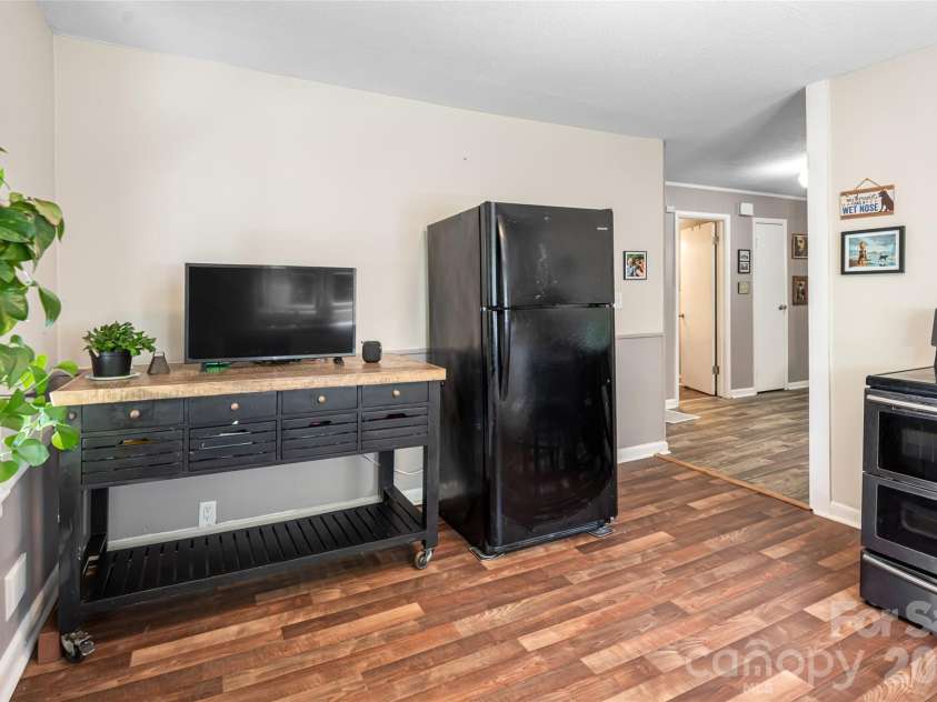 345 Lower Grassy Branch Road, Asheville, NC 28805.  MLS# CAR4364075, YatesRealty ID 7867. Kitchen