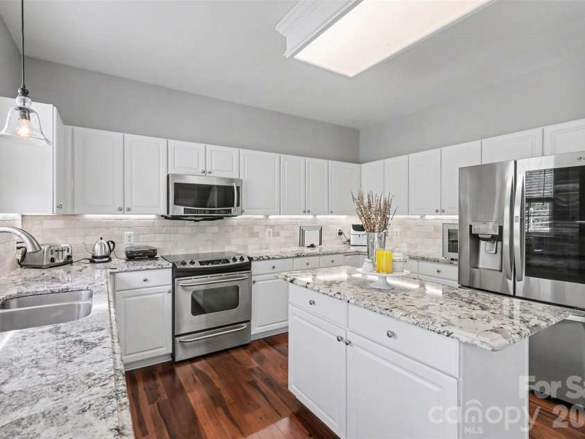 5919 Cambellton Drive, Charlotte, NC 28269.  MLS# CAR4361206, YatesRealty ID 7868. 