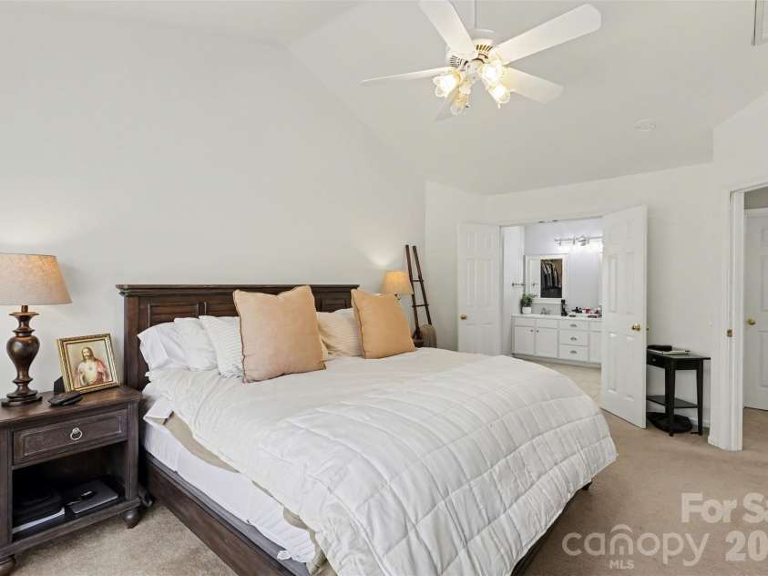 5919 Cambellton Drive, Charlotte, NC 28269.  MLS# CAR4361206, YatesRealty ID 7868. 