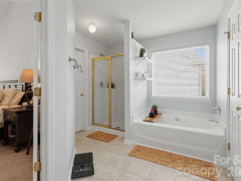 5919 Cambellton Drive, Charlotte, NC 28269.  MLS# CAR4361206, YatesRealty ID 7868. 