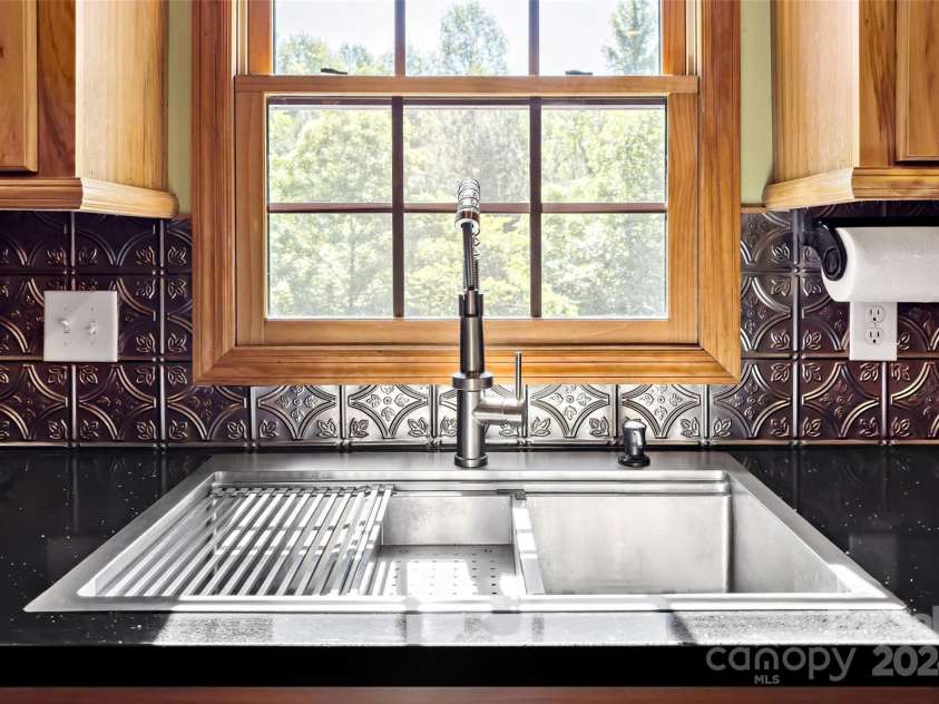 967 Clear Water Drive, Nebo, NC 28761.  MLS# CAR4147969, YatesRealty ID 7868. The SINK!