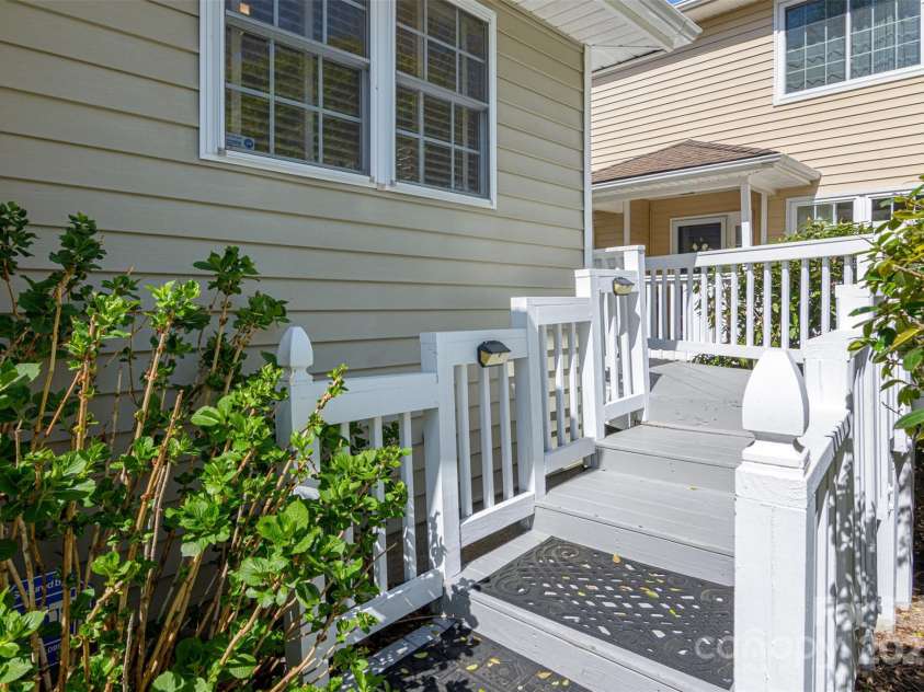 96 Grist Mill Drive, Hendersonville, NC 28739.  MLS# CAR4243943, YatesRealty ID 7869. 