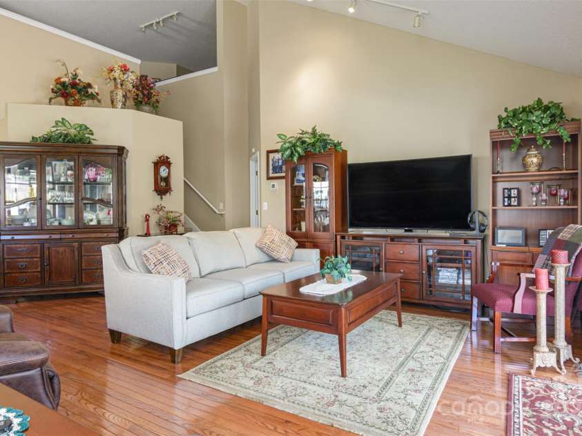 96 Grist Mill Drive, Hendersonville, NC 28739.  MLS# CAR4243943, YatesRealty ID 7869. 