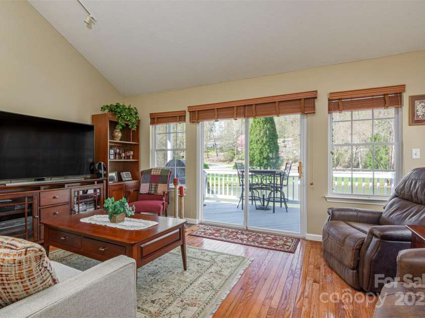 96 Grist Mill Drive, Hendersonville, NC 28739.  MLS# CAR4243943, YatesRealty ID 7869. 