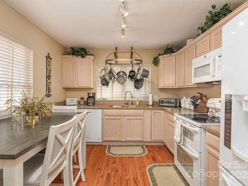 96 Grist Mill Drive, Hendersonville, NC 28739.  MLS# CAR4243943, YatesRealty ID 7869. 