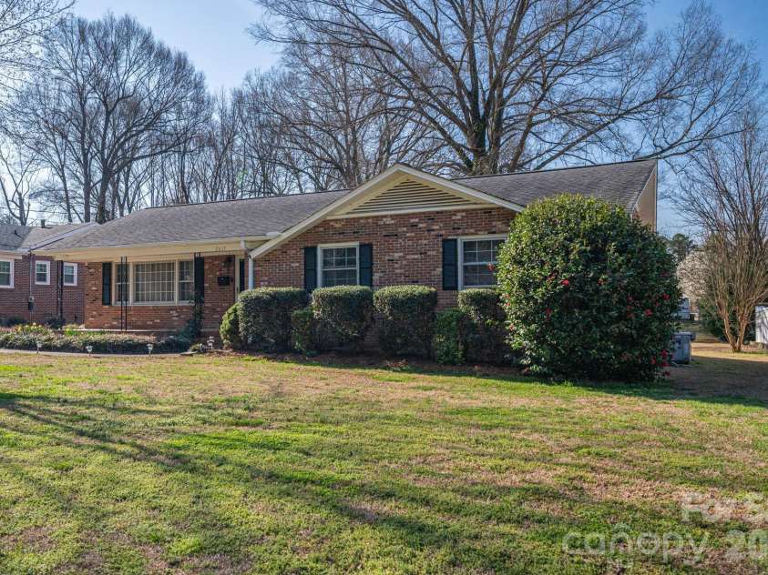 2017 Belmar Drive, Gastonia, NC 28052.  MLS# CAR4353756, YatesRealty ID 7870. 