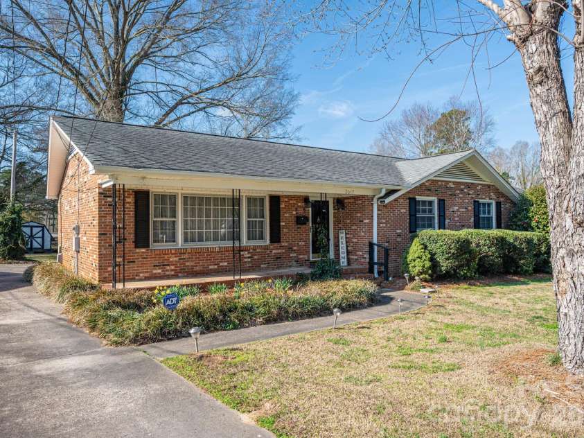 2017 Belmar Drive, Gastonia, NC 28052.  MLS# CAR4353756, YatesRealty ID 7870. 