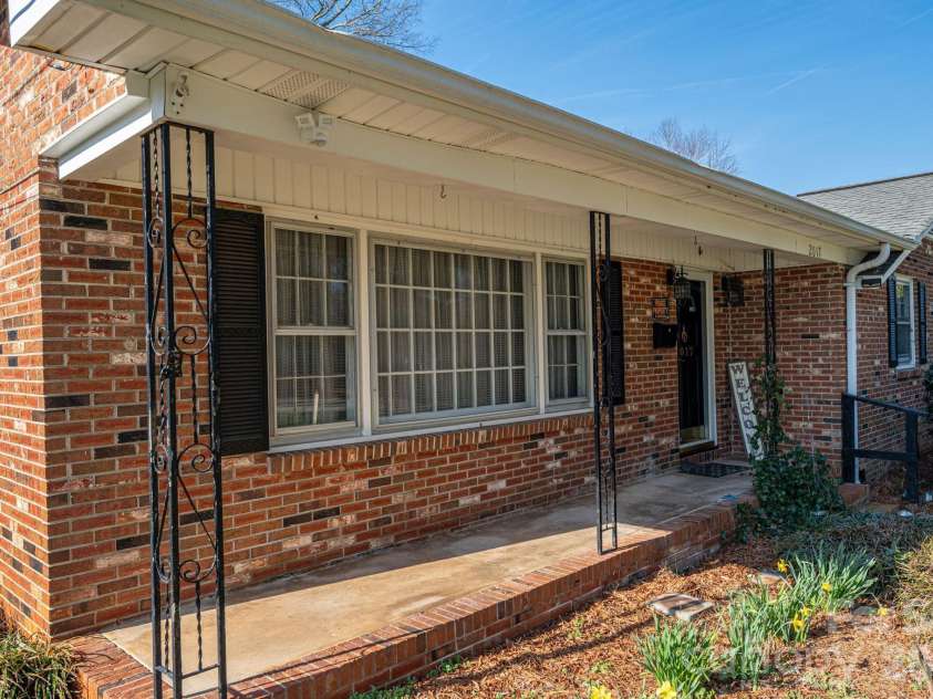 2017 Belmar Drive, Gastonia, NC 28052.  MLS# CAR4353756, YatesRealty ID 7870. 