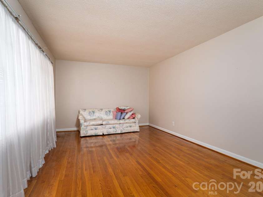 2017 Belmar Drive, Gastonia, NC 28052.  MLS# CAR4353756, YatesRealty ID 7870. 