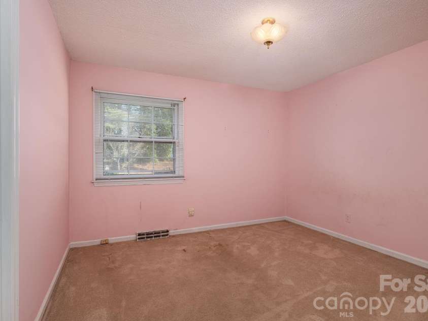 2017 Belmar Drive, Gastonia, NC 28052.  MLS# CAR4353756, YatesRealty ID 7870. 