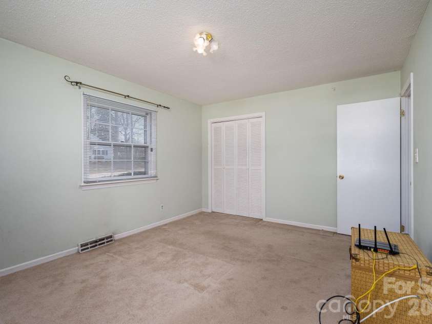2017 Belmar Drive, Gastonia, NC 28052.  MLS# CAR4353756, YatesRealty ID 7870. 