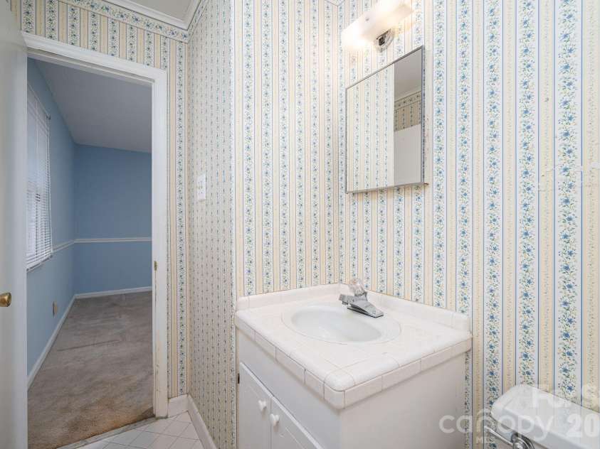 2017 Belmar Drive, Gastonia, NC 28052.  MLS# CAR4353756, YatesRealty ID 7870. 