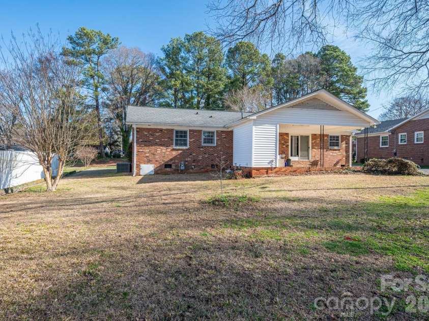 2017 Belmar Drive, Gastonia, NC 28052.  MLS# CAR4353756, YatesRealty ID 7870. 