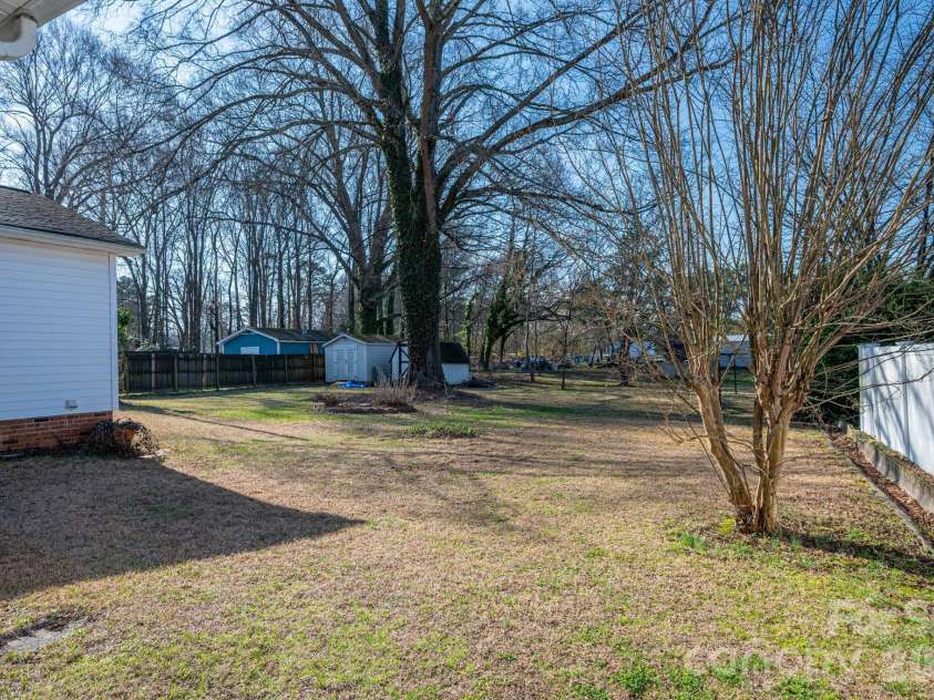 2017 Belmar Drive, Gastonia, NC 28052.  MLS# CAR4353756, YatesRealty ID 7870. 