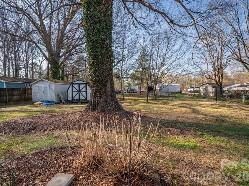 2017 Belmar Drive, Gastonia, NC 28052.  MLS# CAR4353756, YatesRealty ID 7870. 