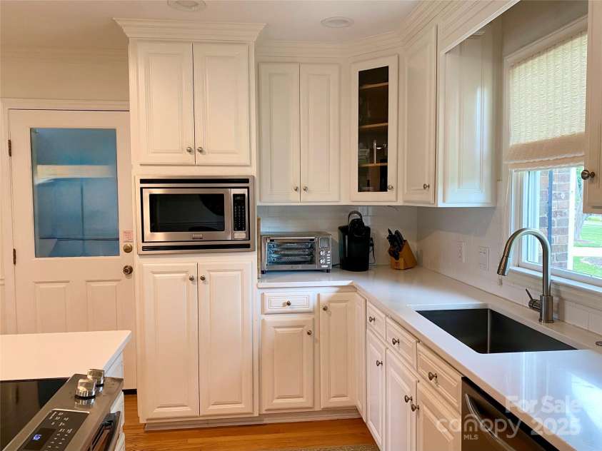 5119 Blackberry Lane, Matthews, NC 28104.  MLS# CAR4240409, YatesRealty ID 7870. 