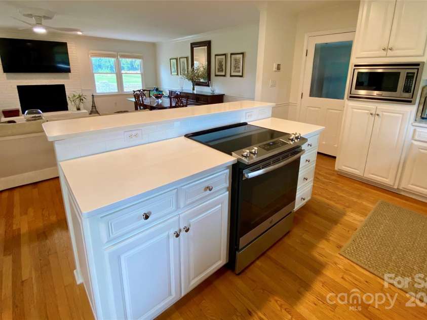 5119 Blackberry Lane, Matthews, NC 28104.  MLS# CAR4240409, YatesRealty ID 7870. 