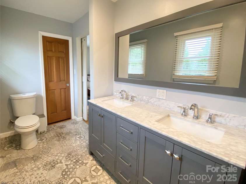 5119 Blackberry Lane, Matthews, NC 28104.  MLS# CAR4240409, YatesRealty ID 7870. 