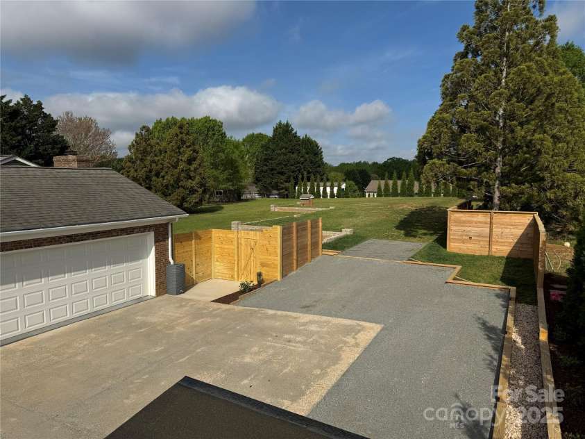 5119 Blackberry Lane, Matthews, NC 28104.  MLS# CAR4240409, YatesRealty ID 7870. 