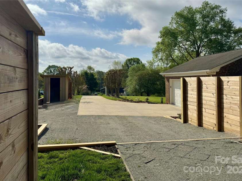 5119 Blackberry Lane, Matthews, NC 28104.  MLS# CAR4240409, YatesRealty ID 7870. 