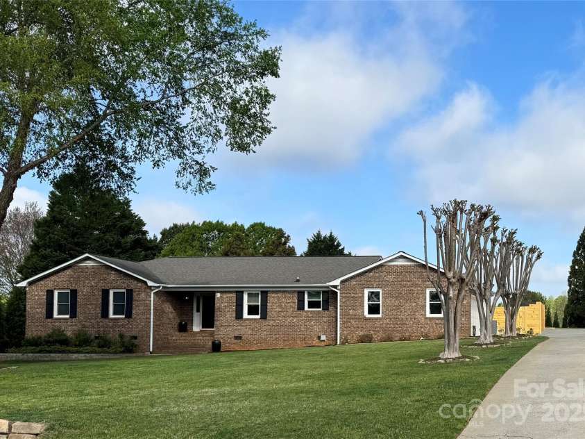 5119 Blackberry Lane, Matthews, NC 28104.  MLS# CAR4240409, YatesRealty ID 7870. 