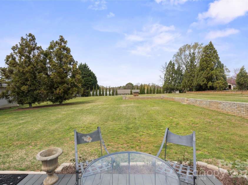 5119 Blackberry Lane, Matthews, NC 28104.  MLS# CAR4240409, YatesRealty ID 7870. 