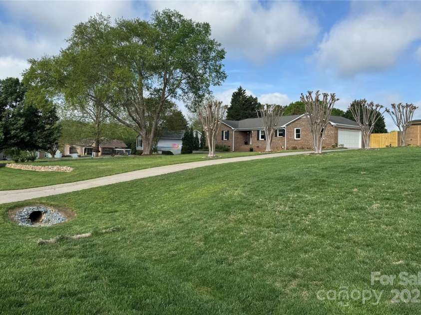 5119 Blackberry Lane, Matthews, NC 28104.  MLS# CAR4240409, YatesRealty ID 7870. 