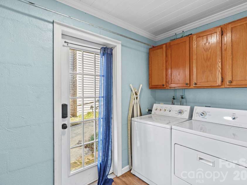 1331 Hickory Point Drive, Lexington, NC 27292.  MLS# CAR4355621, YatesRealty ID 7871. 