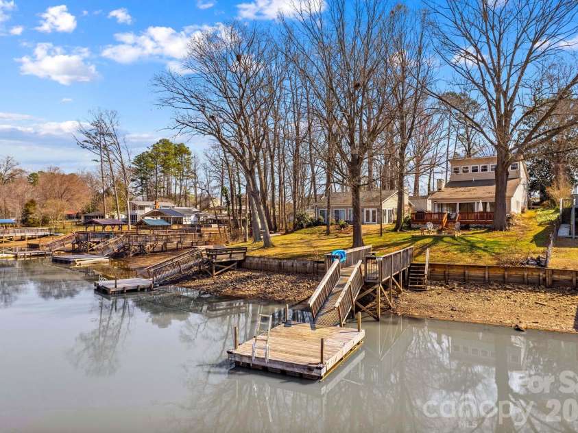 1331 Hickory Point Drive, Lexington, NC 27292.  MLS# CAR4355621, YatesRealty ID 7871. 