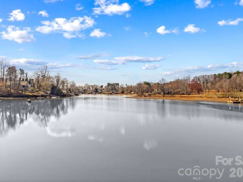 1331 Hickory Point Drive, Lexington, NC 27292.  MLS# CAR4355621, YatesRealty ID 7871. 