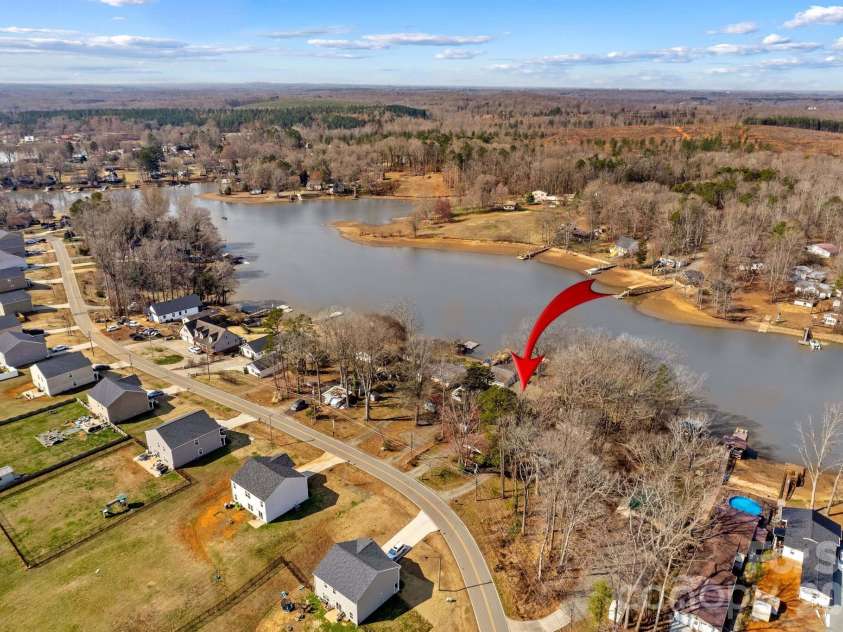 1331 Hickory Point Drive, Lexington, NC 27292.  MLS# CAR4355621, YatesRealty ID 7871. 