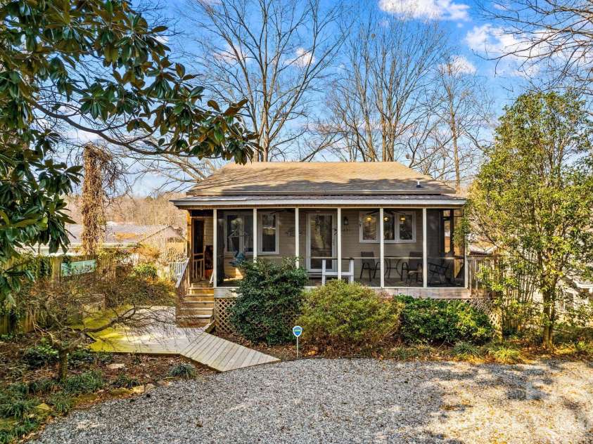 1331 Hickory Point Drive, Lexington, NC 27292.  MLS# CAR4355621, YatesRealty ID 7871. 