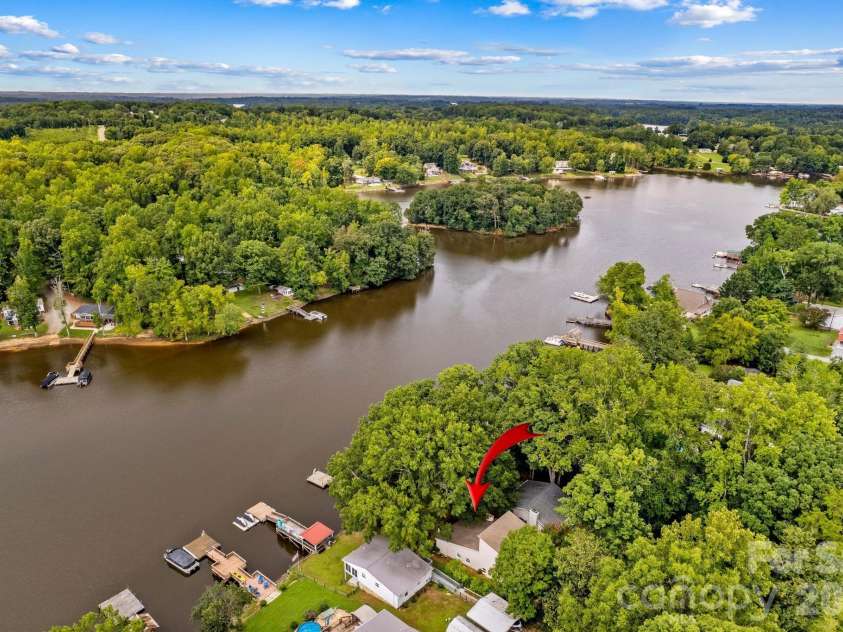1331 Hickory Point Drive, Lexington, NC 27292.  MLS# CAR4355621, YatesRealty ID 7871. 