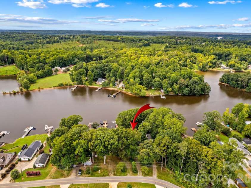 1331 Hickory Point Drive, Lexington, NC 27292.  MLS# CAR4355621, YatesRealty ID 7871. 