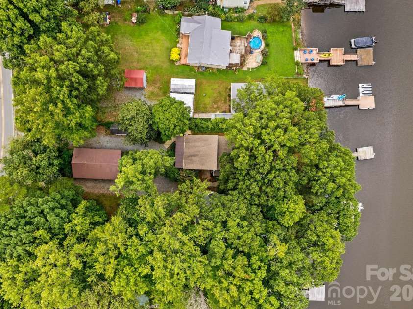 1331 Hickory Point Drive, Lexington, NC 27292.  MLS# CAR4355621, YatesRealty ID 7871. 
