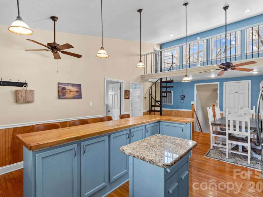 1331 Hickory Point Drive, Lexington, NC 27292.  MLS# CAR4355621, YatesRealty ID 7871. 
