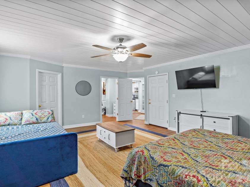 1331 Hickory Point Drive, Lexington, NC 27292.  MLS# CAR4355621, YatesRealty ID 7871. 