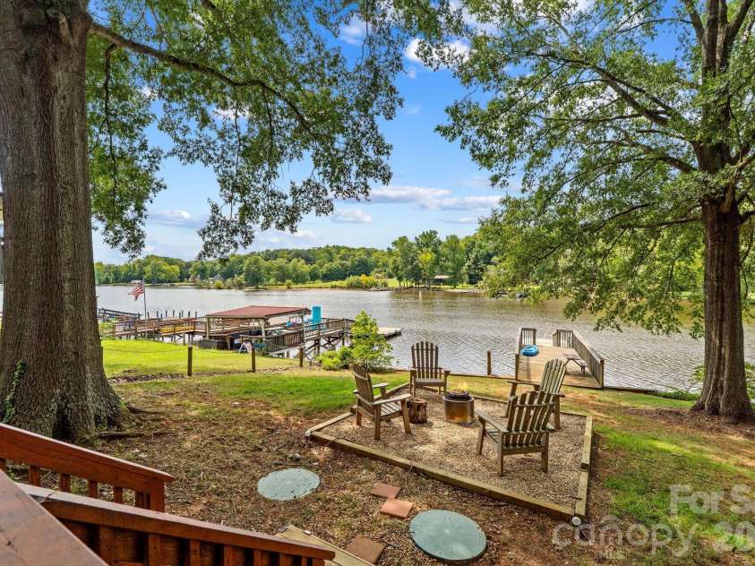 1331 Hickory Point Drive, Lexington, NC 27292.  MLS# CAR4355621, YatesRealty ID 7871. 