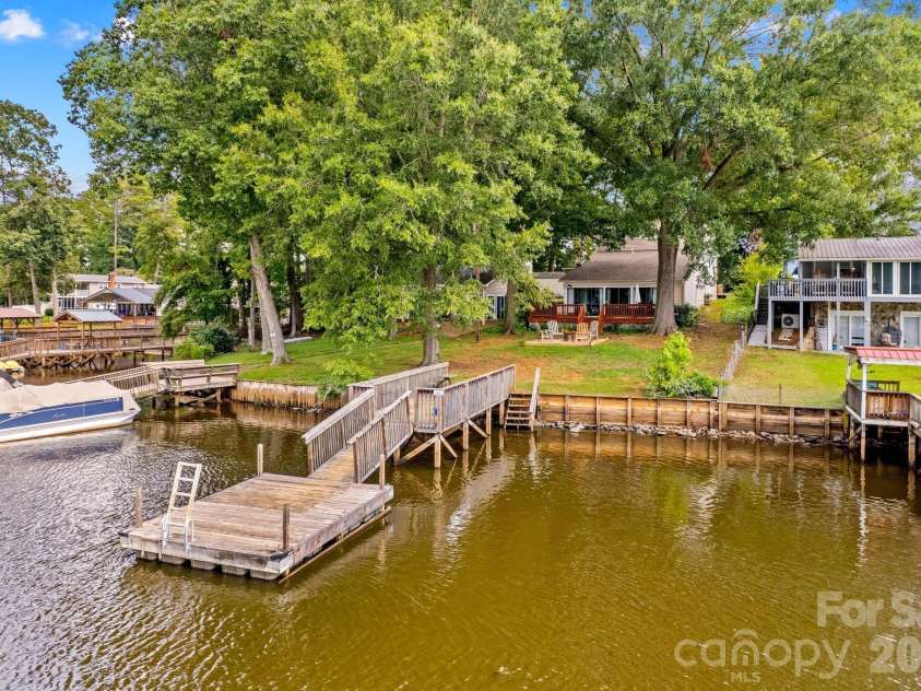 1331 Hickory Point Drive, Lexington, NC 27292.  MLS# CAR4355621, YatesRealty ID 7871. 