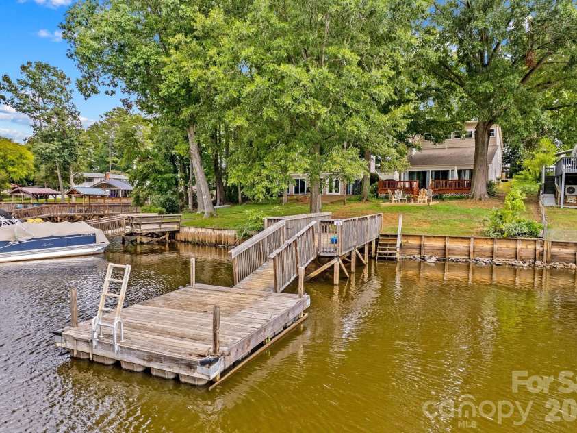 1331 Hickory Point Drive, Lexington, NC 27292.  MLS# CAR4355621, YatesRealty ID 7871. 