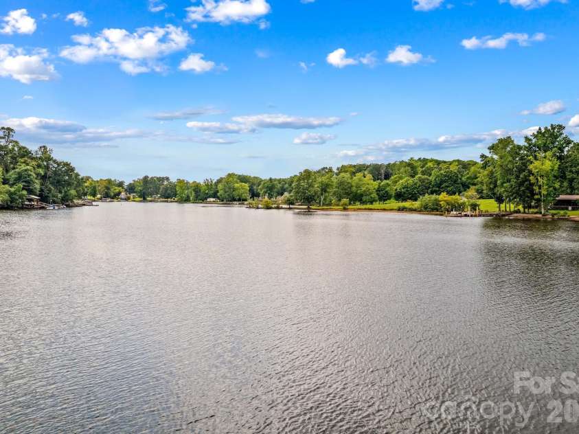 1331 Hickory Point Drive, Lexington, NC 27292.  MLS# CAR4355621, YatesRealty ID 7871. 