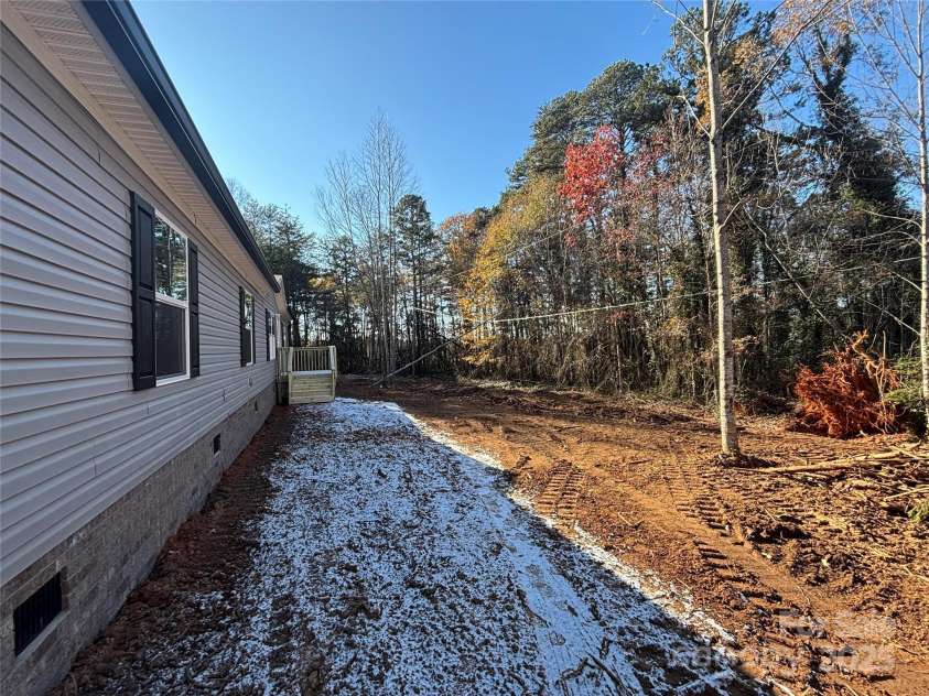 3553 33rd Street Drive, Hickory, NC 28601.  MLS# CAR4204793, YatesRealty ID 7873. 