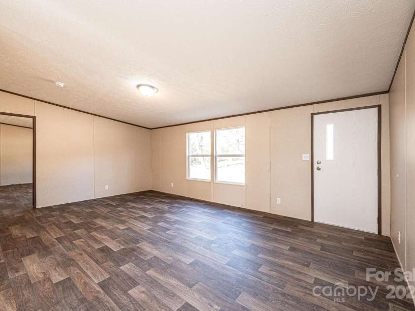 3553 33rd Street Drive, Hickory, NC 28601.  MLS# CAR4204793, YatesRealty ID 7873. 