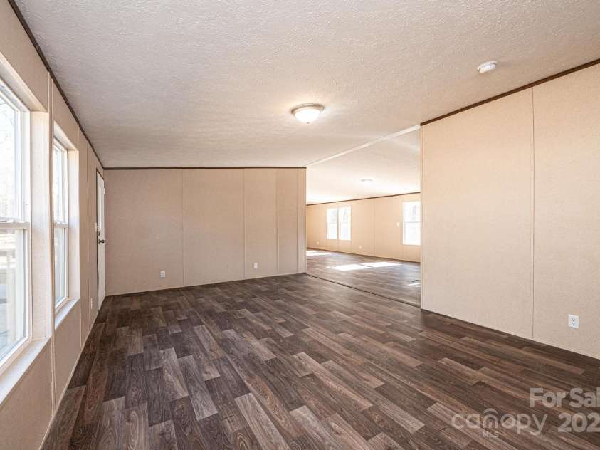 3553 33rd Street Drive, Hickory, NC 28601.  MLS# CAR4204793, YatesRealty ID 7873. 