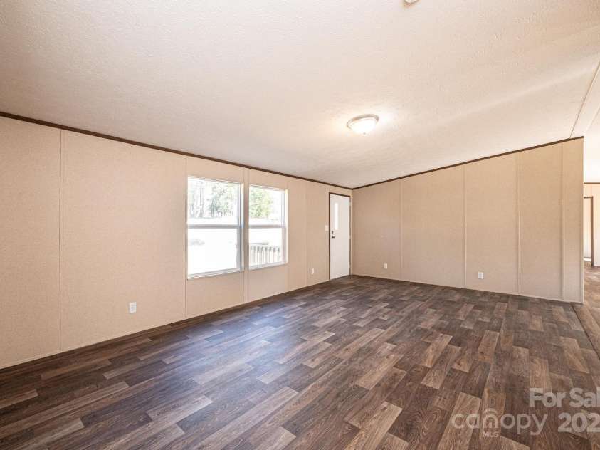 3553 33rd Street Drive, Hickory, NC 28601.  MLS# CAR4204793, YatesRealty ID 7873. 