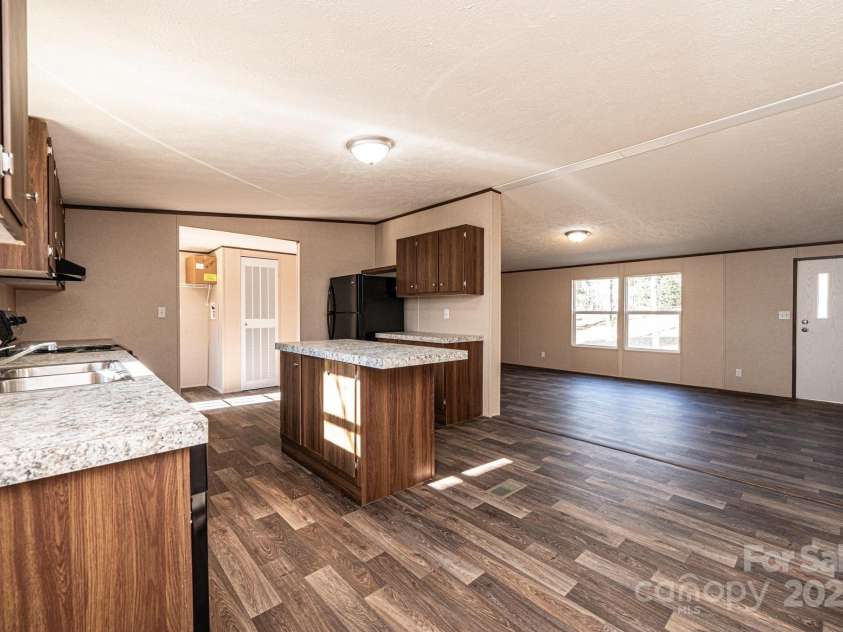 3553 33rd Street Drive, Hickory, NC 28601.  MLS# CAR4204793, YatesRealty ID 7873. 