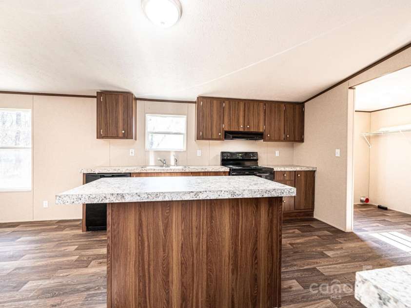 3553 33rd Street Drive, Hickory, NC 28601.  MLS# CAR4204793, YatesRealty ID 7873. 