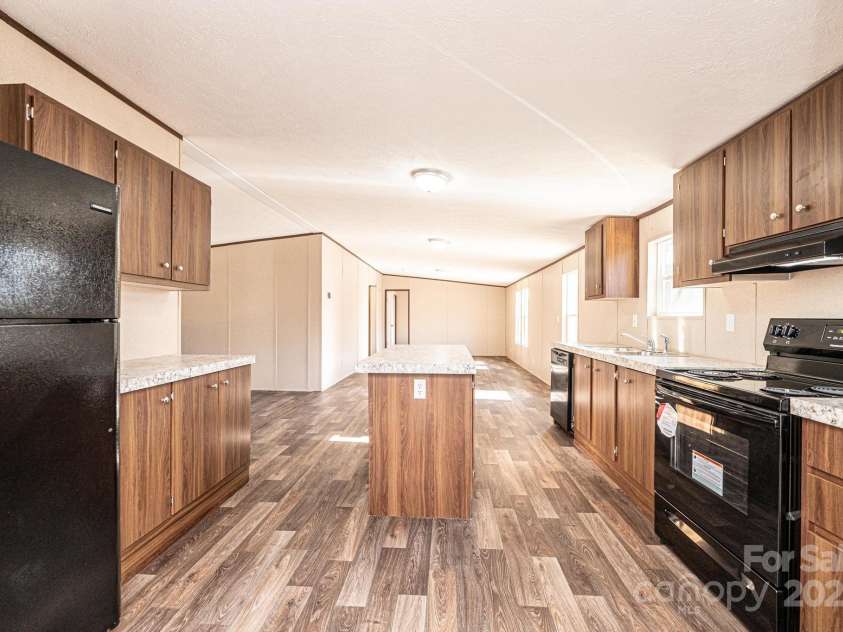 3553 33rd Street Drive, Hickory, NC 28601.  MLS# CAR4204793, YatesRealty ID 7873. 